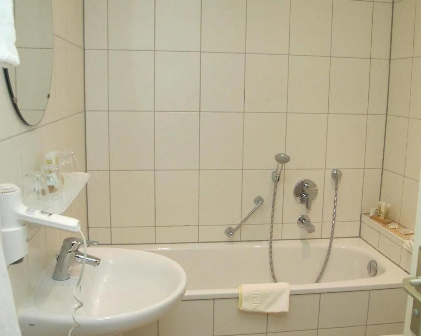 Hotel Garni Almenrausch Und Edelweiss Garmisch-Partenkirchen